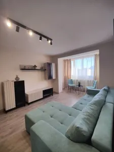 Apartament 2 camere decomandat renovat zona Vlahuta - Brasov