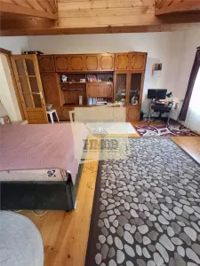 Apartament la casa 78 mpu pivnita| curte si parcare zona centrala - foto 4