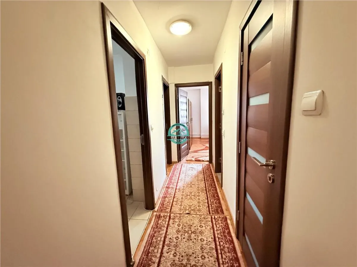 Inchiriez apartament cu 3 camere ultracentral aproape de Teatru - foto 14