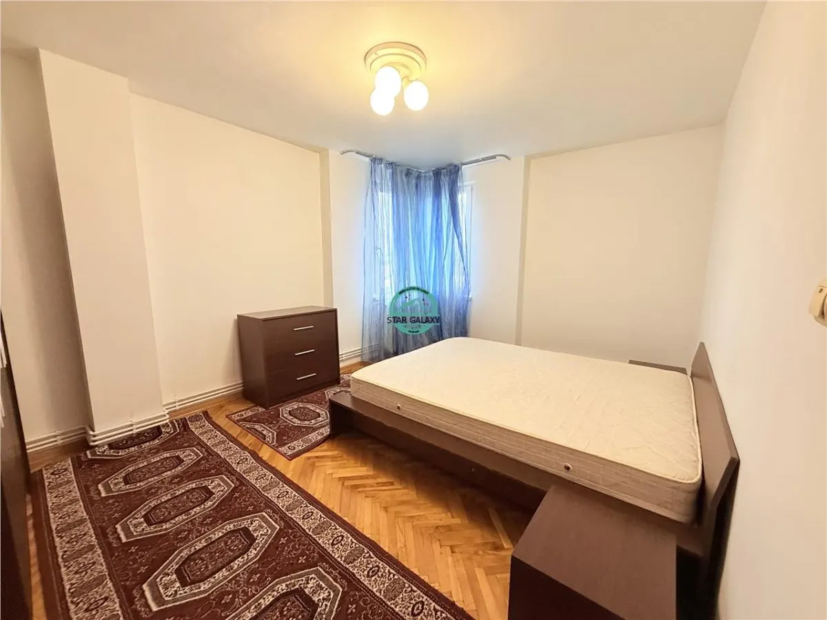 Inchiriez apartament cu 3 camere ultracentral aproape de Teatru - foto 7