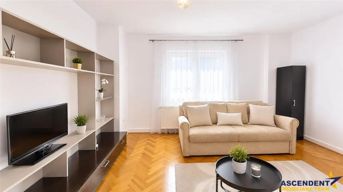 Imobil cu caracter, regim vila, echipate, panorama montana, istorie, Central, Brasov - foto 15
