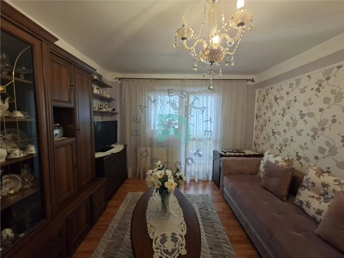 Apartament 3 camere, Astra, etaj 1, decomandat - foto 4