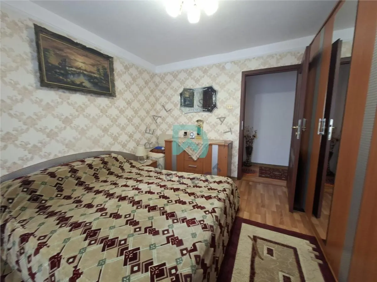 Apartament 3 camere, Astra, etaj 1, decomandat - foto 7