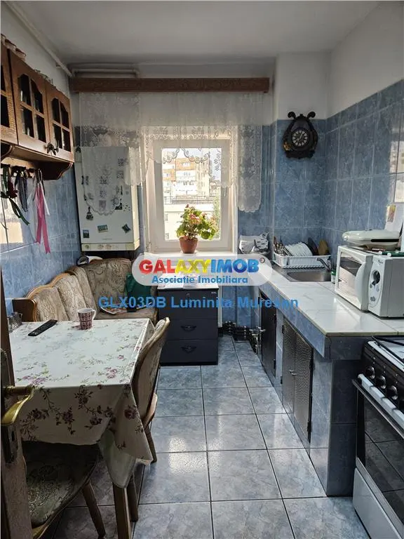 Vanzare apartament 3 camere decomandat Targoviste Central - foto 2