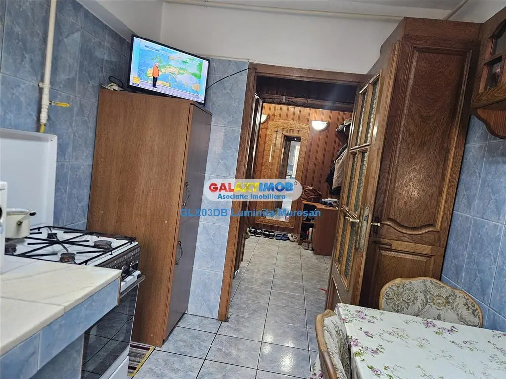 Vanzare apartament 3 camere decomandat Targoviste Central - foto 3