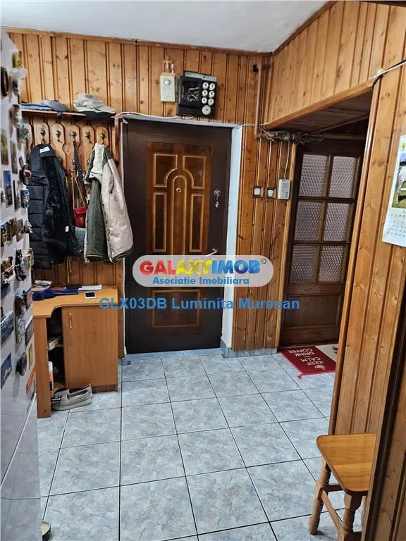 Vanzare apartament 3 camere decomandat Targoviste Central - foto 4