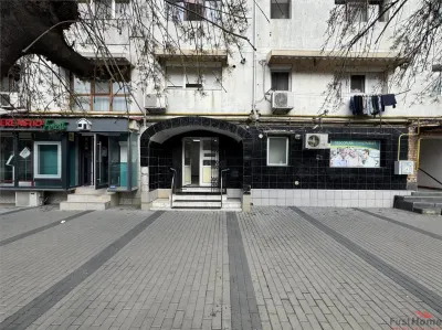 Spatiu Comercial Piata Moldovei Focsani - Fosta FARMACIE - Focsani