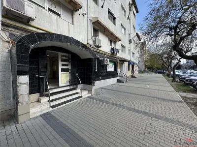 Spatiu Comercial Piata Moldovei Focsani - Fosta FARMACIE - foto 2