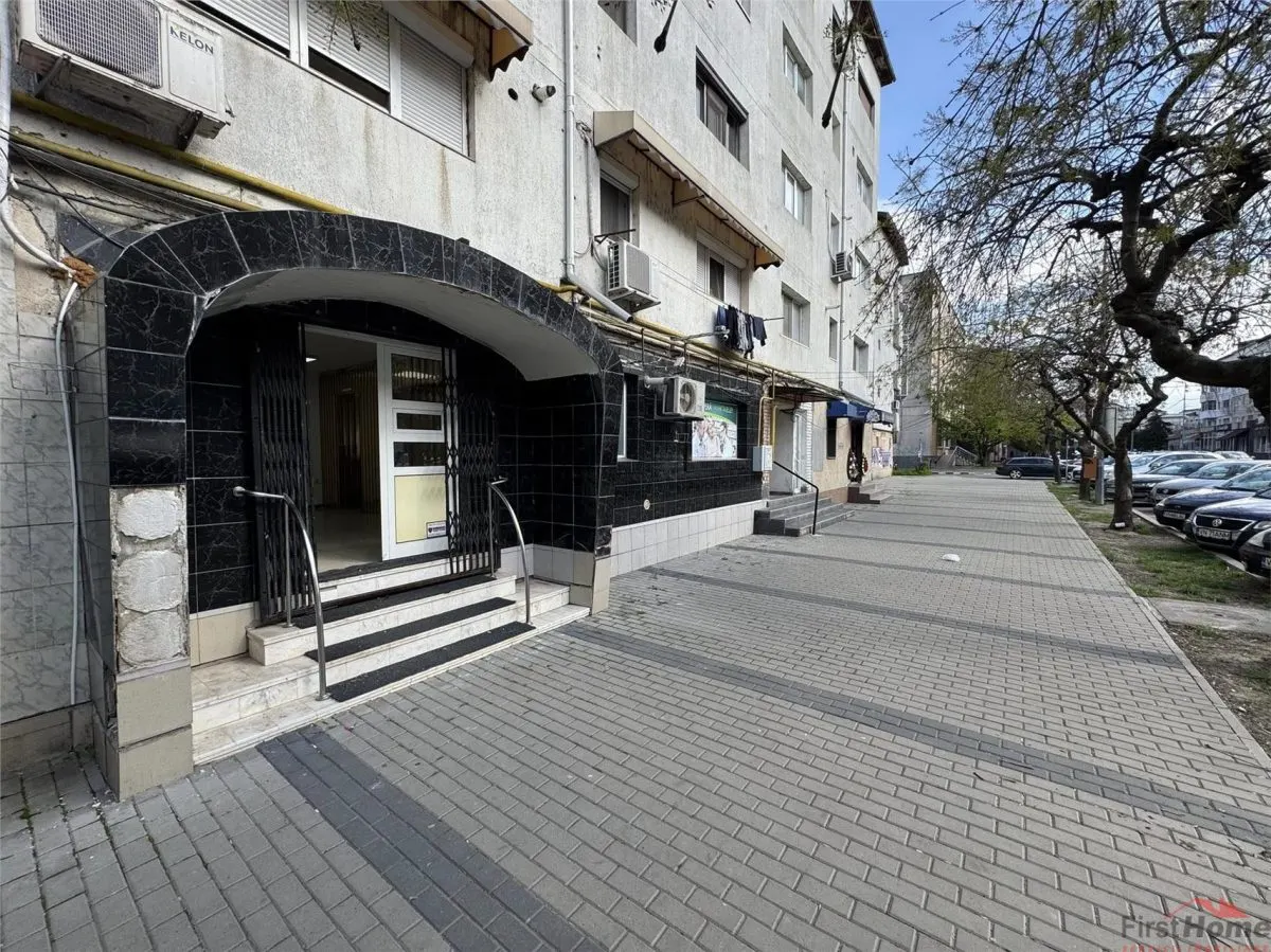 Spatiu Comercial Piata Moldovei Focsani - Fosta FARMACIE - foto 2