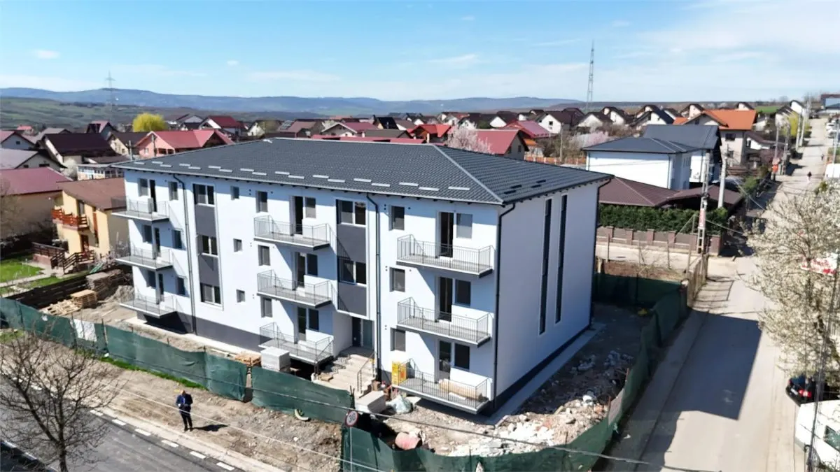 Capat CUG INTABULAT 2 camere  D  parcare intabulata Lunca Cetatuii - foto 1