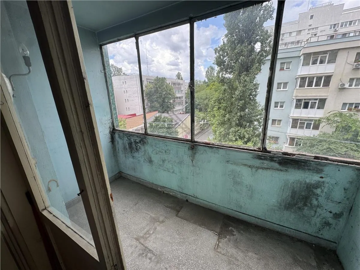 Vanzare apartament 3 Camere Uverturii  Militari - Necesita Renovare - foto 11