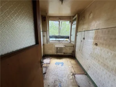 Vanzare apartament 3 Camere Uverturii  Militari - Necesita Renovare - foto 13