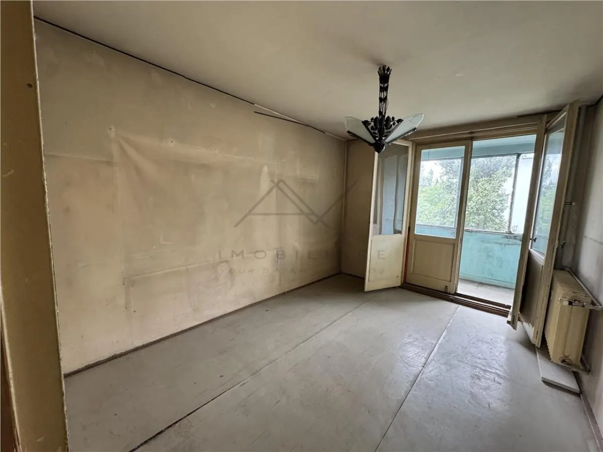 Vanzare apartament 3 Camere Uverturii  Militari - Necesita Renovare - foto 4