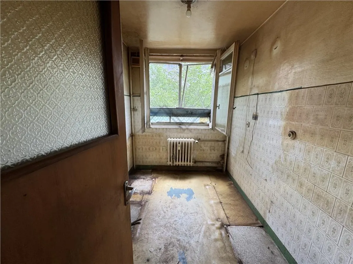 Vanzare apartament 3 Camere Uverturii  Militari - Necesita Renovare - foto 7