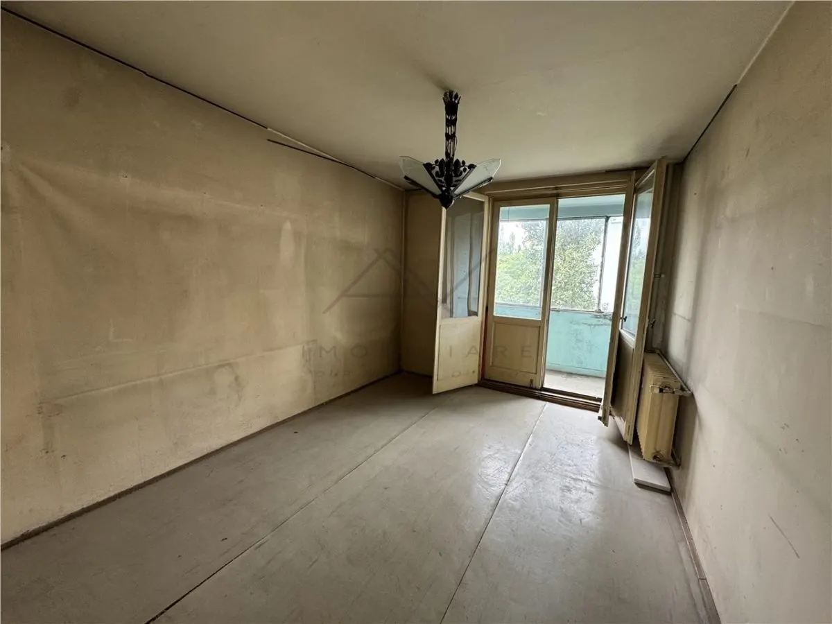 Vanzare apartament 3 Camere Uverturii  Militari - Necesita Renovare - foto 9
