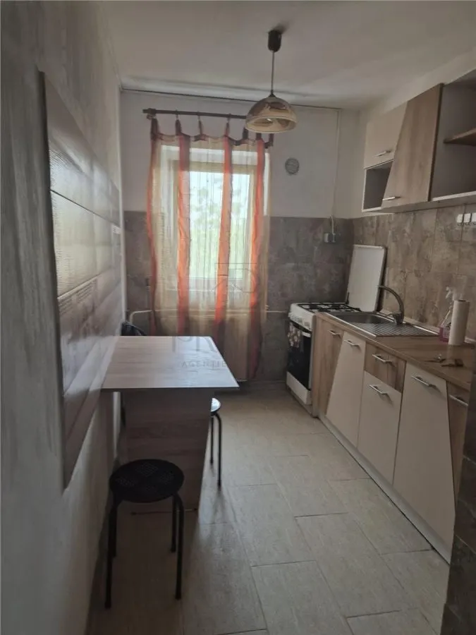 SOARELUI - AP. 1 CAMERA - mobilat, utilat, decomandat - foto 2