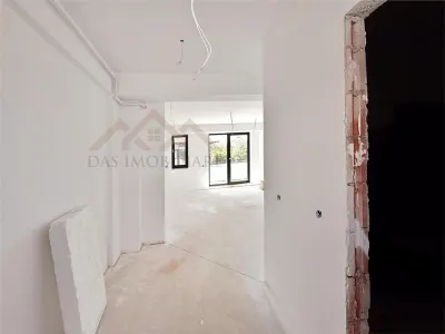 Garsoniera in bloc nou, etaj 1, langa Marul de Aur - foto 5