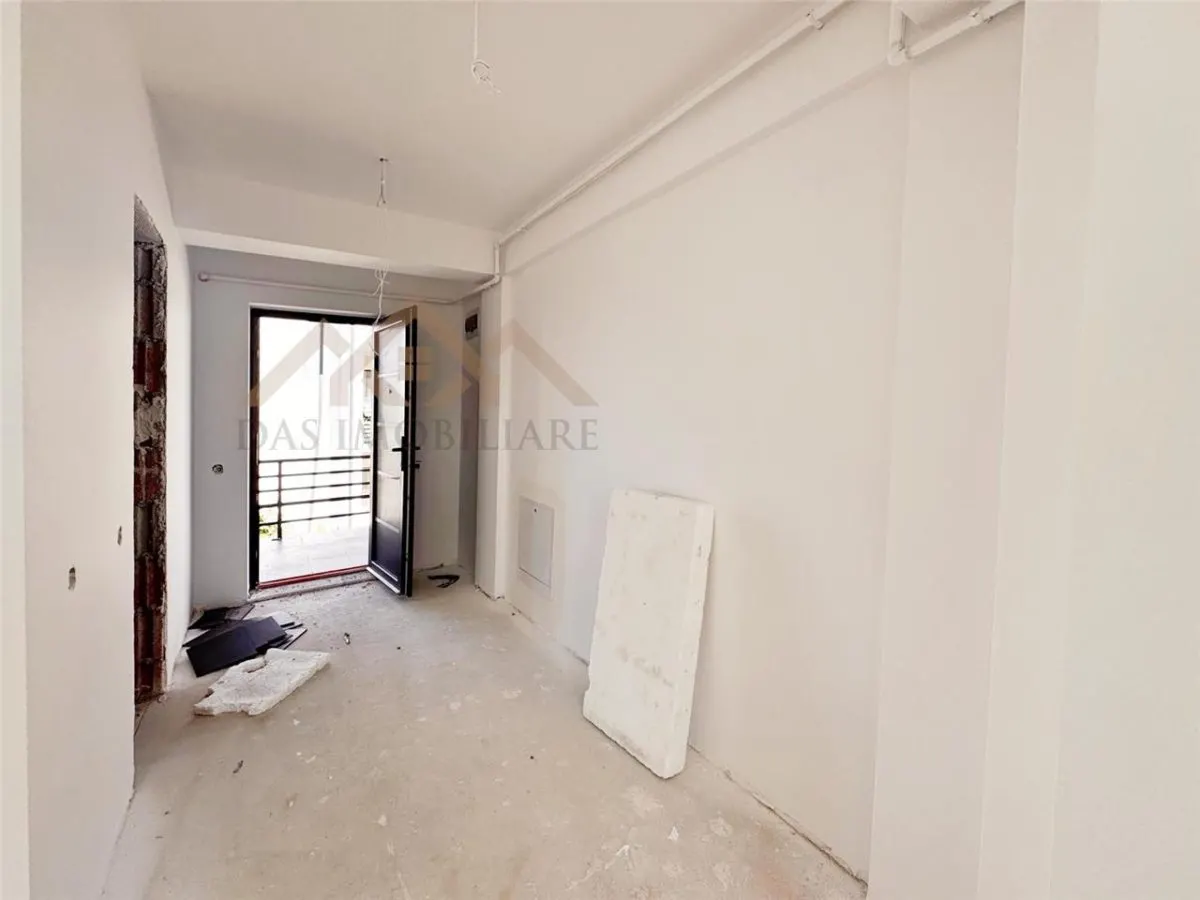 Garsoniera in bloc nou, etaj 1, langa Marul de Aur - foto 8