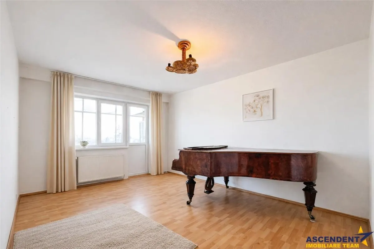 Film! Apartament cu 3 camere, decomandat, Ciucului, Sfantu Gheorghe - foto 1
