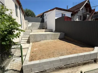 Apartament in casa 2 camere cu gradina si garaj - Central - foto 2