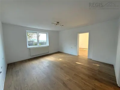 Apartament in casa 2 camere cu gradina si garaj - Central - foto 6