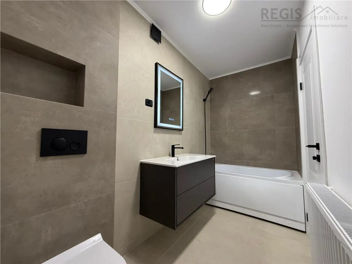 Apartament in casa 2 camere cu gradina si garaj - Central - foto 8