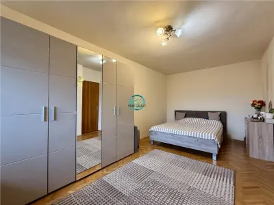 Apartament tip penthouse cu 5 camere de inchiriat, zona Poli 2 - Targu Mures
