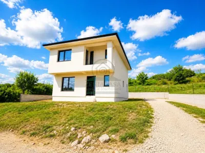 Casa 4 camere Tomesti Iasi , Parter + Etaj, CANALIZARE! - foto 2