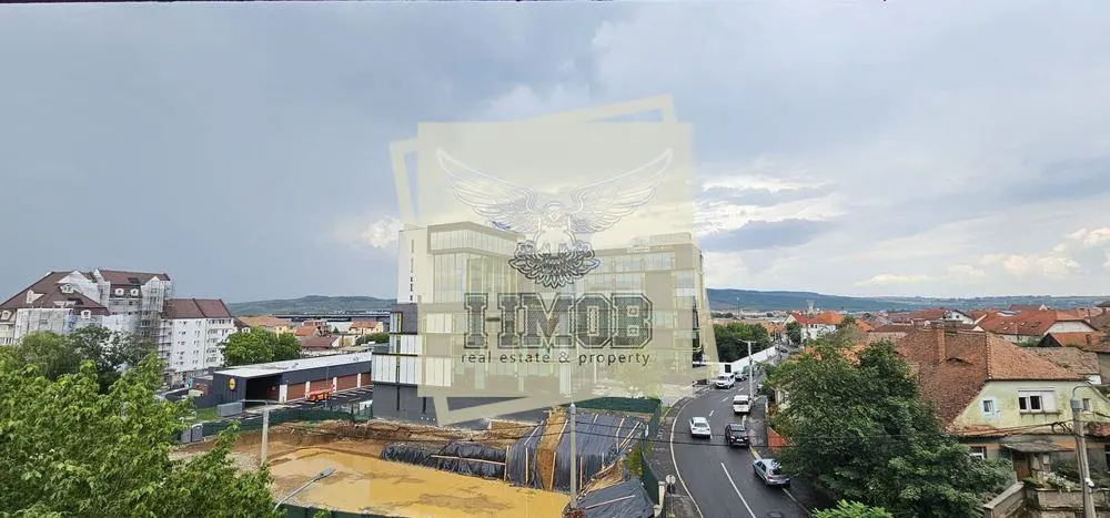 Apartament decomandat 3 camere Balcon zona Centrala - foto 1