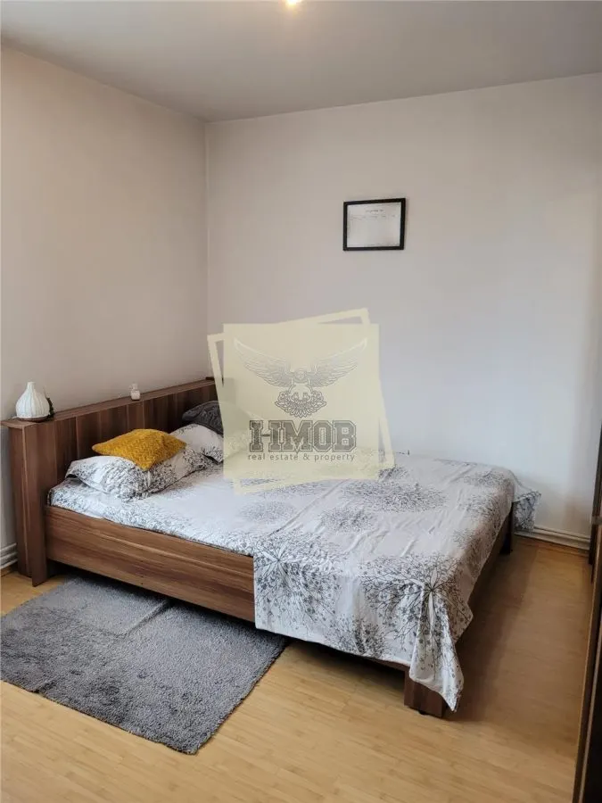 Apartament decomandat 3 camere Balcon zona Centrala - foto 2