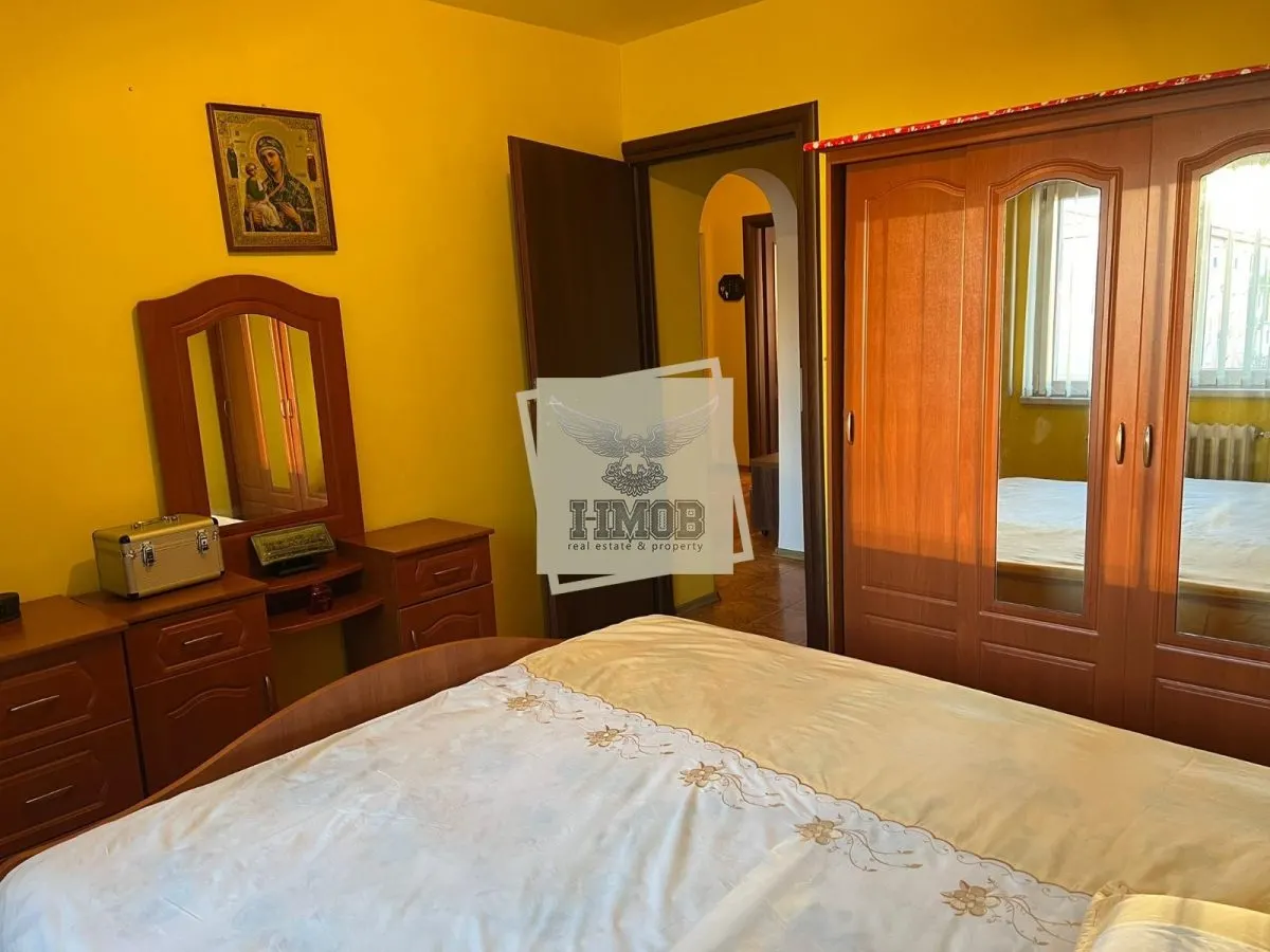 Apartament cu 3 camere decomandat cu balcon in Vasile Aaron - foto 11