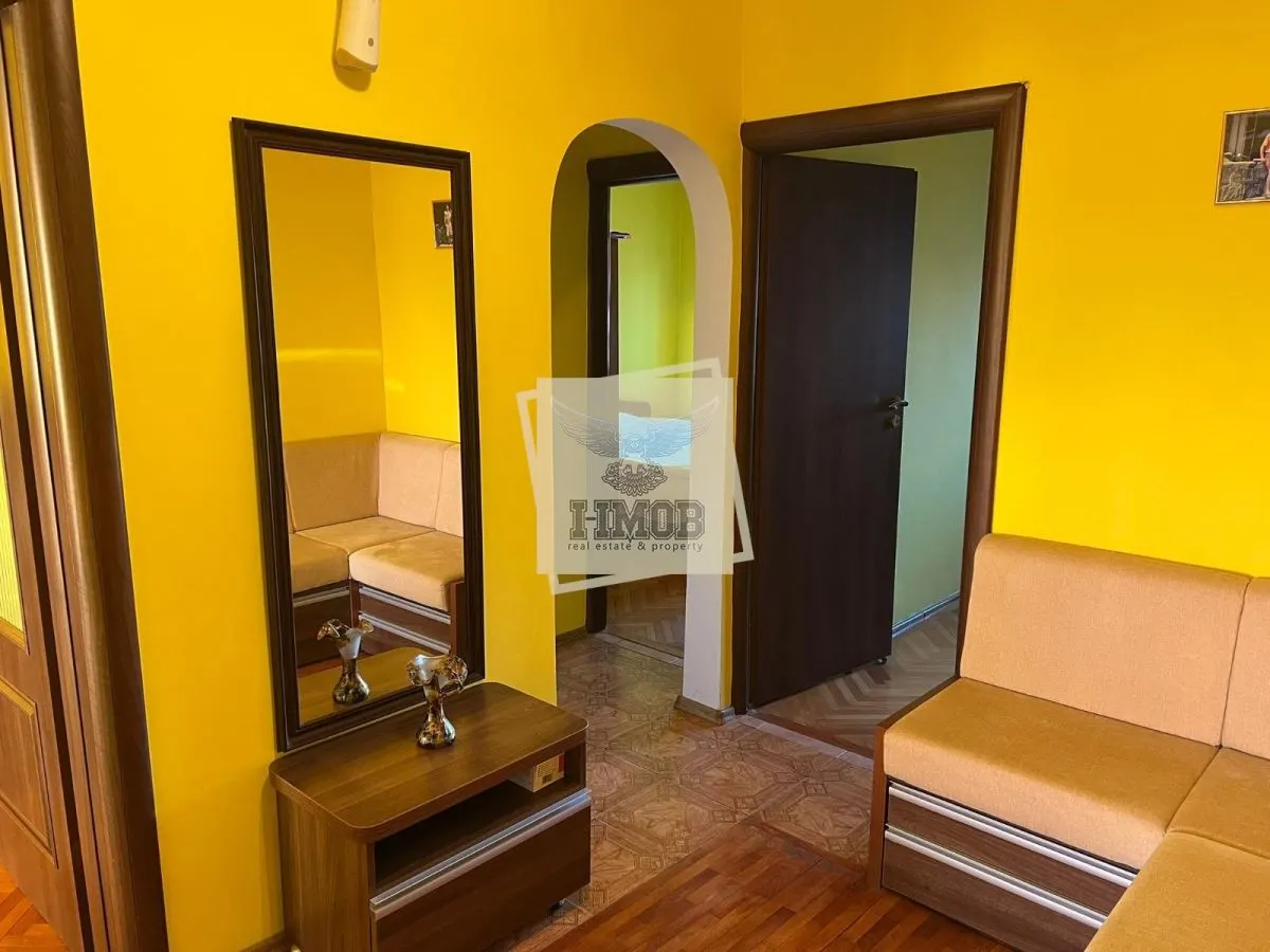Apartament cu 3 camere decomandat cu balcon in Vasile Aaron - foto 12