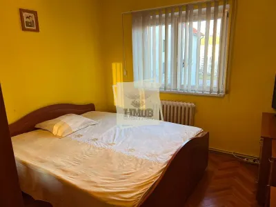 Apartament cu 3 camere decomandat cu balcon in Vasile Aaron - foto 4