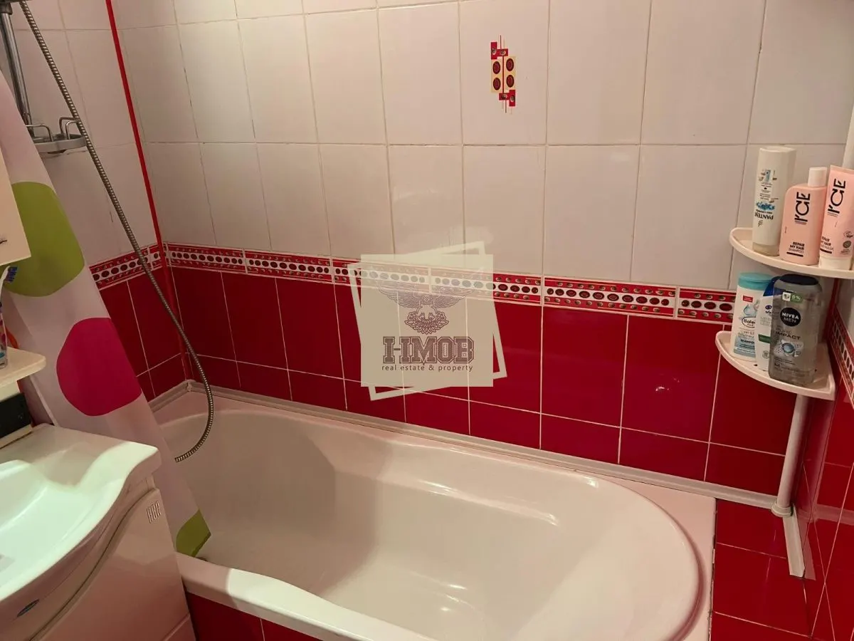 Apartament cu 3 camere decomandat cu balcon in Vasile Aaron - foto 10