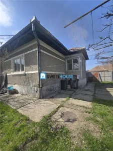 Casa cu ttei camere in zona centrala - Fagaras