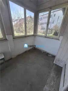 Casa cu ttei camere in zona centrala - foto 4