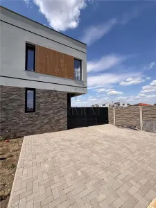 DUPLEX ELEGANT, FINISAT, DESPARTIT,  MOSNITA NOUA, ZONA EXCELENTA, 94MP UTILI. - foto 2