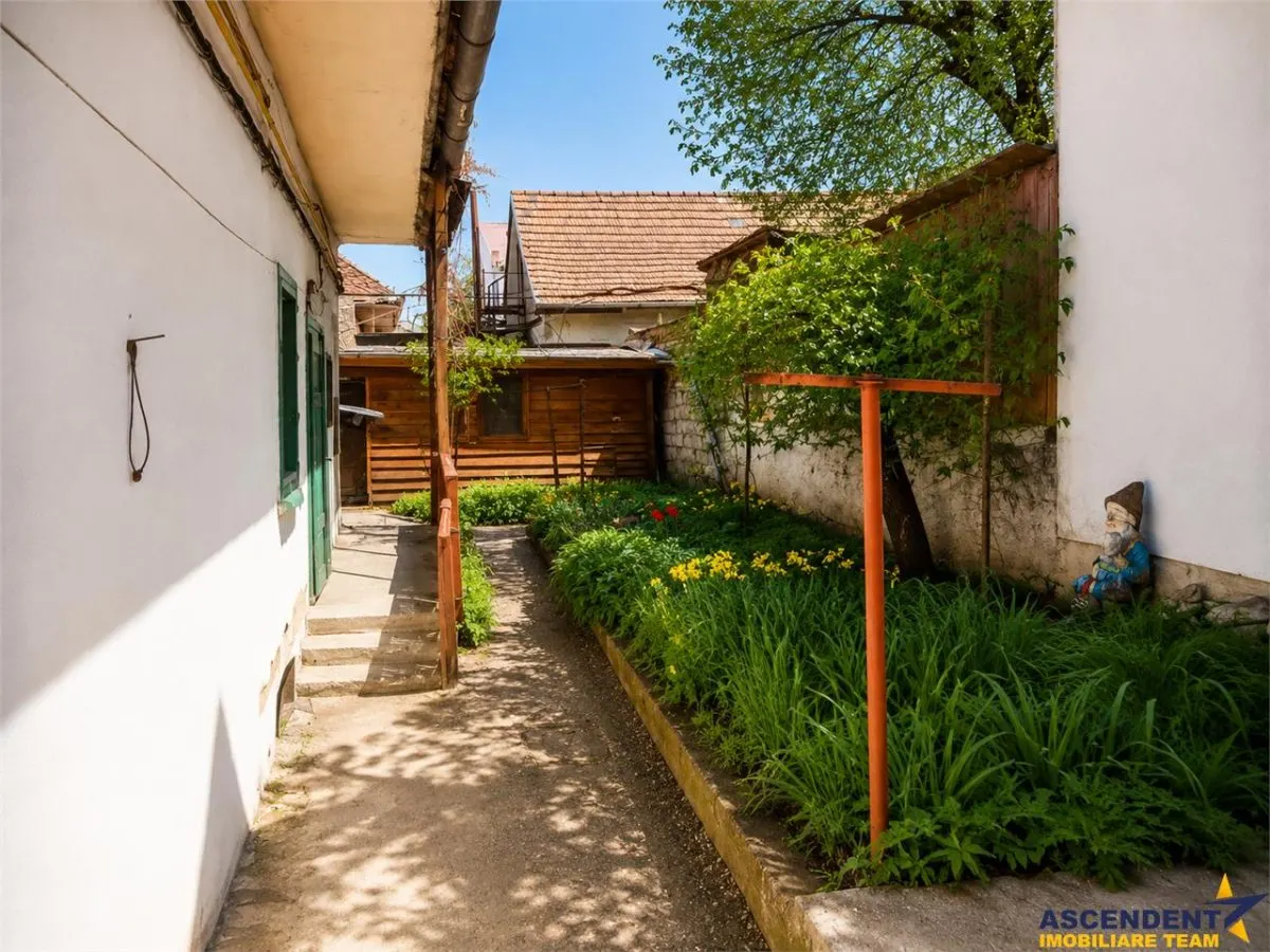 Casa individuala, compusa din 2 apartamente,  zona Premium, Centrul Civic, Brasov - foto 4