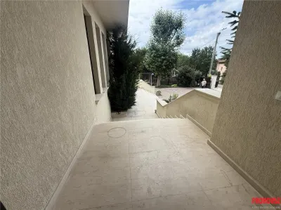 ELEGANTA FARA COMPROMIS | RESEDINTA EXCLUSIVISTA IN BACAU | 424 MP CONSTRUITI | TEREN 1.336 MP - foto 13