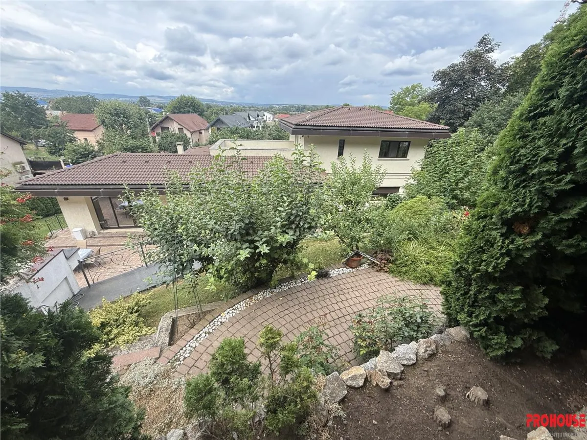 ELEGANTA FARA COMPROMIS | RESEDINTA EXCLUSIVISTA IN BACAU | 424 MP CONSTRUITI | TEREN 1.336 MP - foto 3