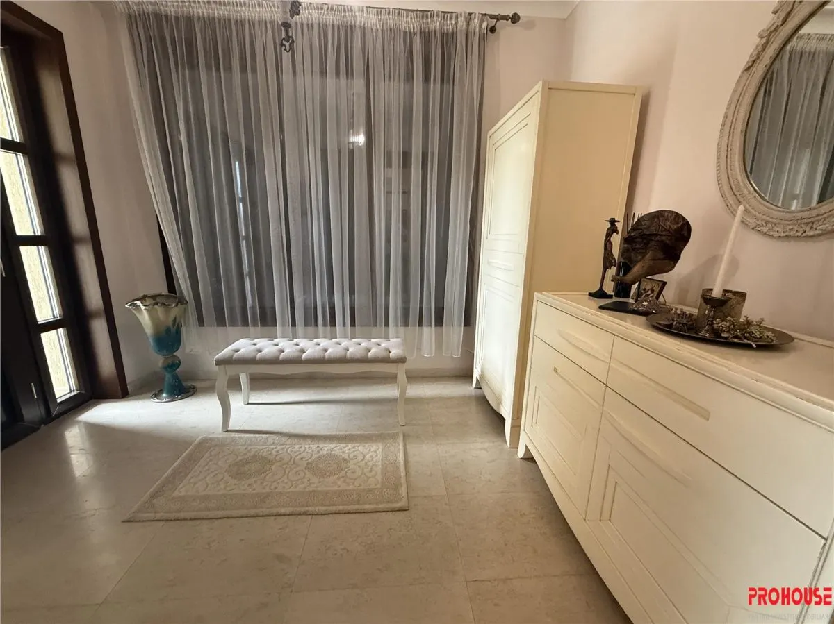 ELEGANTA FARA COMPROMIS | RESEDINTA EXCLUSIVISTA IN BACAU | 424 MP CONSTRUITI | TEREN 1.336 MP - foto 23