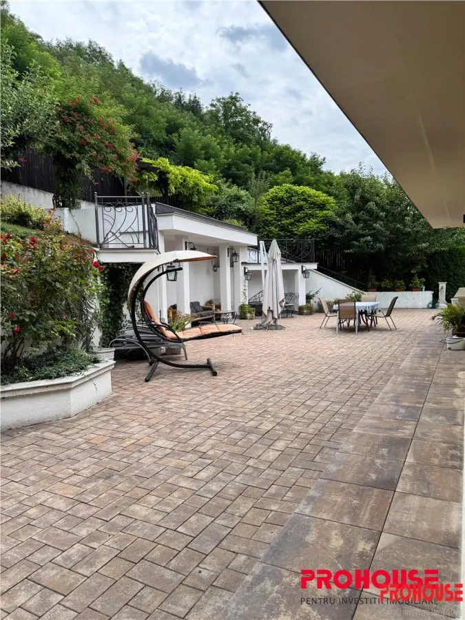 ELEGANTA FARA COMPROMIS | RESEDINTA EXCLUSIVISTA IN BACAU | 424 MP CONSTRUITI | TEREN 1.336 MP - foto 7