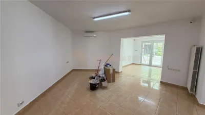 Spatiu comercial de inchiriat, zona Republicii - foto 5