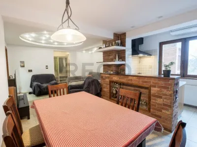 RECO, apartament decomandat,4 camere, Centrul Civic - Oradea