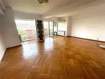 Inchiriere apartament 4 camere transformat in 3 camere | stradal Bd. Unirii | bucatarie mobilata si utilata | - Bucuresti