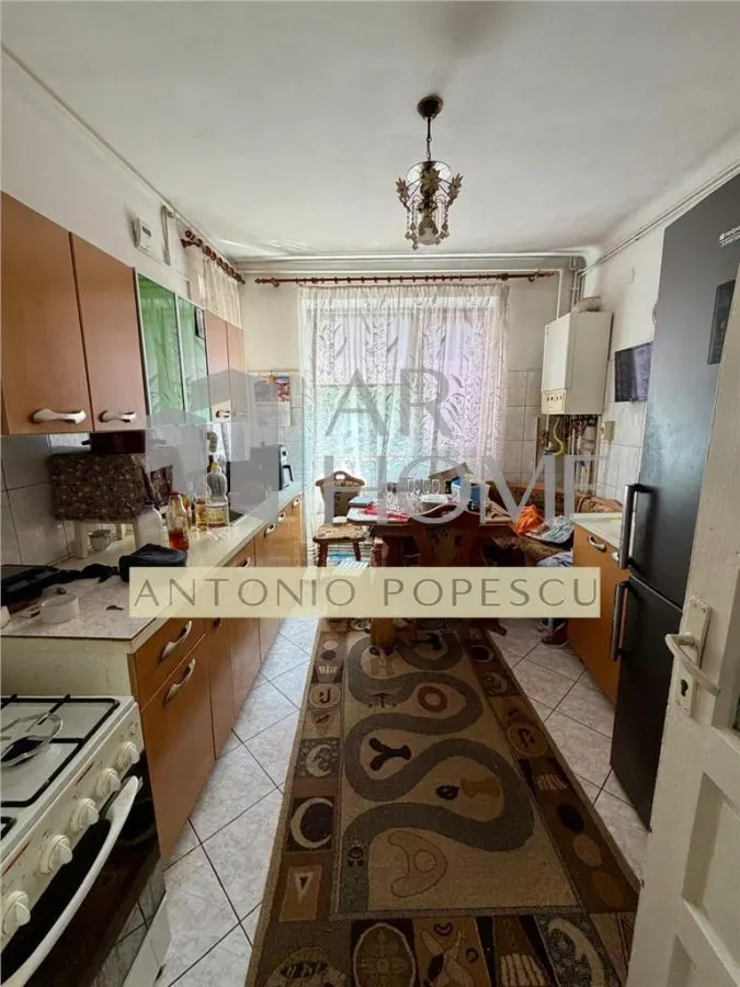 Casa P+1E, in Ploiesti, ultracentral. - foto 11