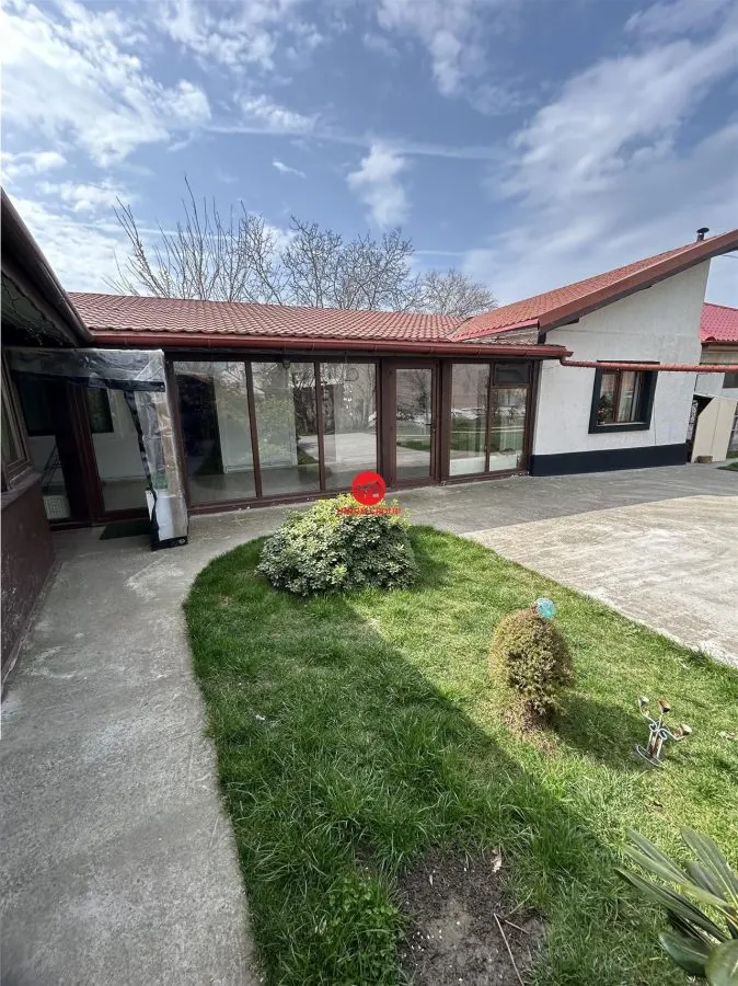 Proprietate 4 camere, 4 bai, teren 555 mp, Eforie Sud - foto 1