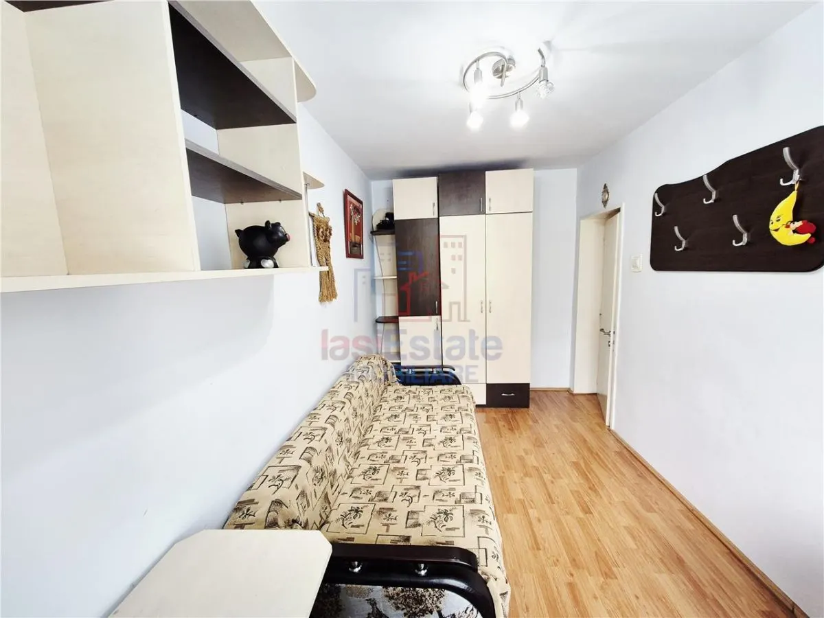 Apartament cu 3 camere zona Podu Ros - foto 6
