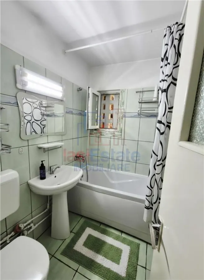 Apartament cu 3 camere zona Podu Ros - foto 9