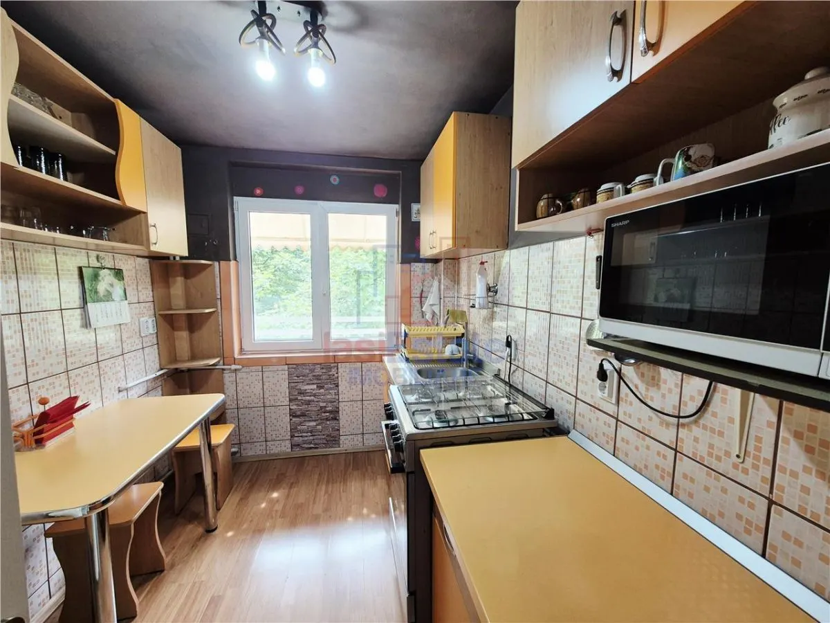 Apartament cu 3 camere in Podu Ros - foto 7